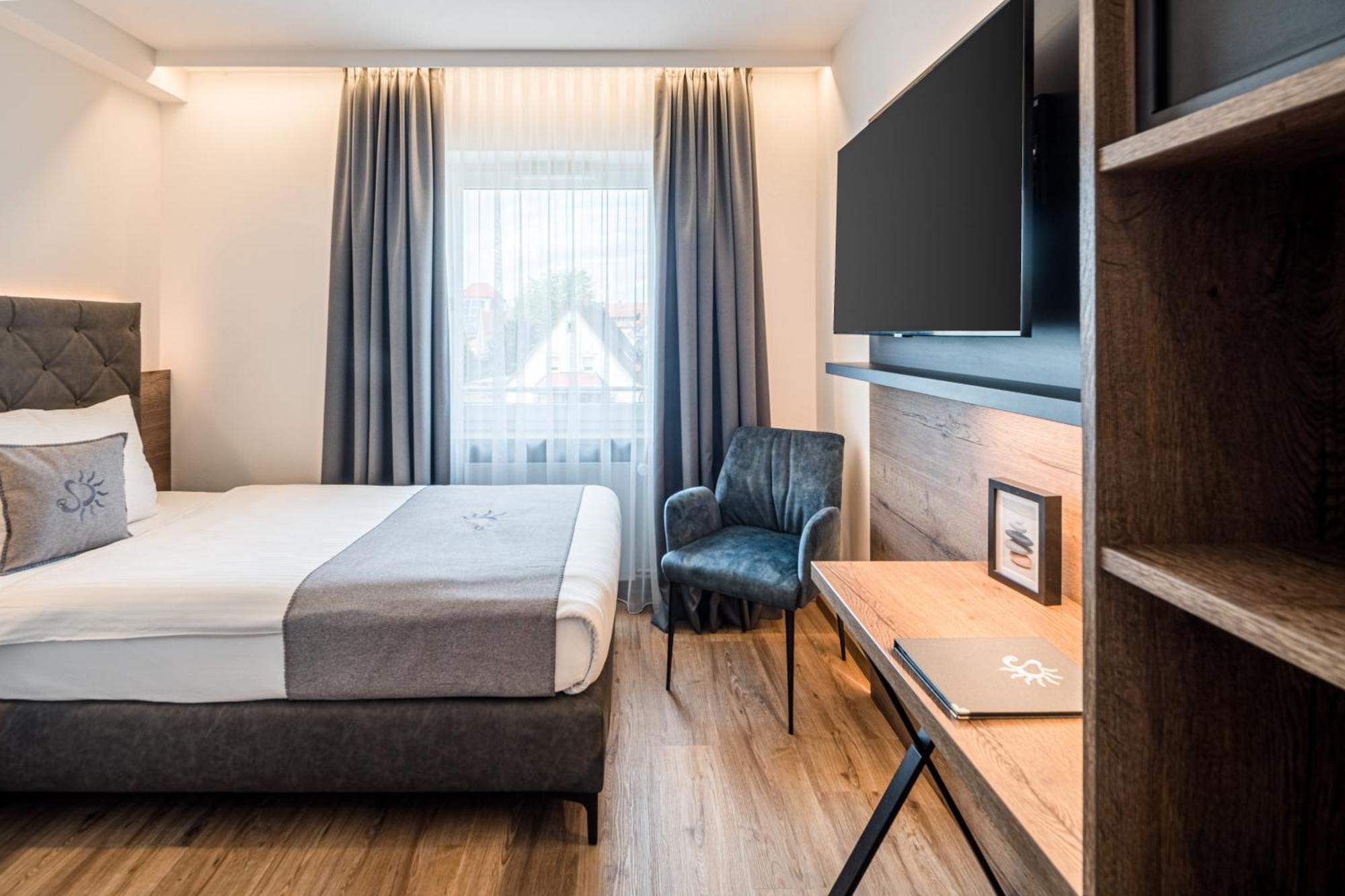 Neuendettelsau Landhotel Sonne מראה חיצוני תמונה