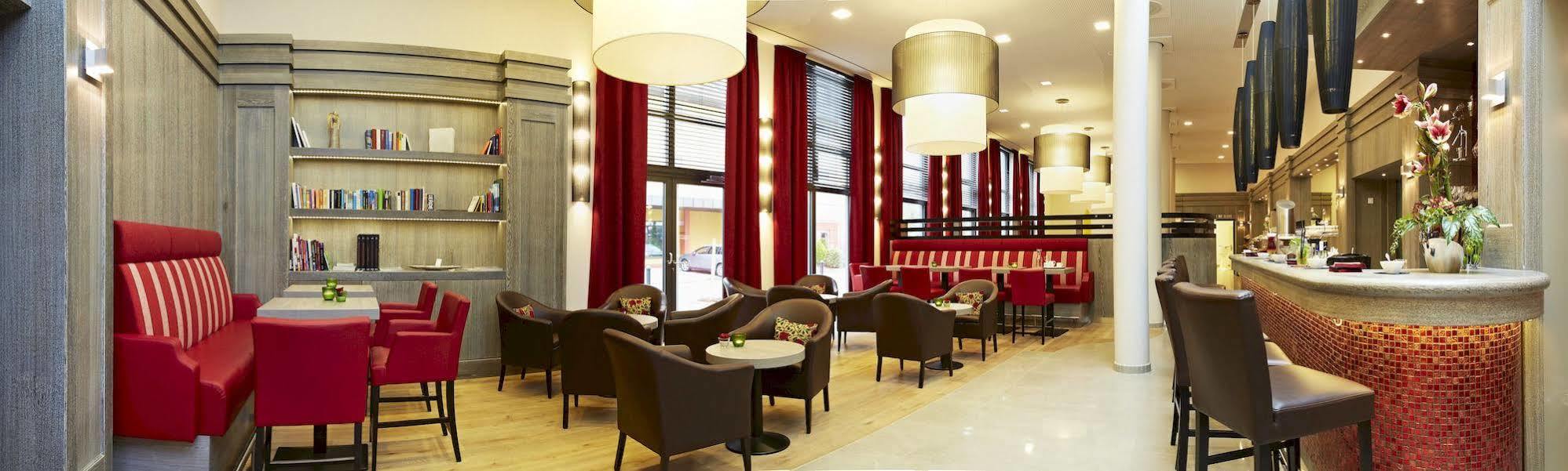 Neuendettelsau Landhotel Sonne מראה חיצוני תמונה