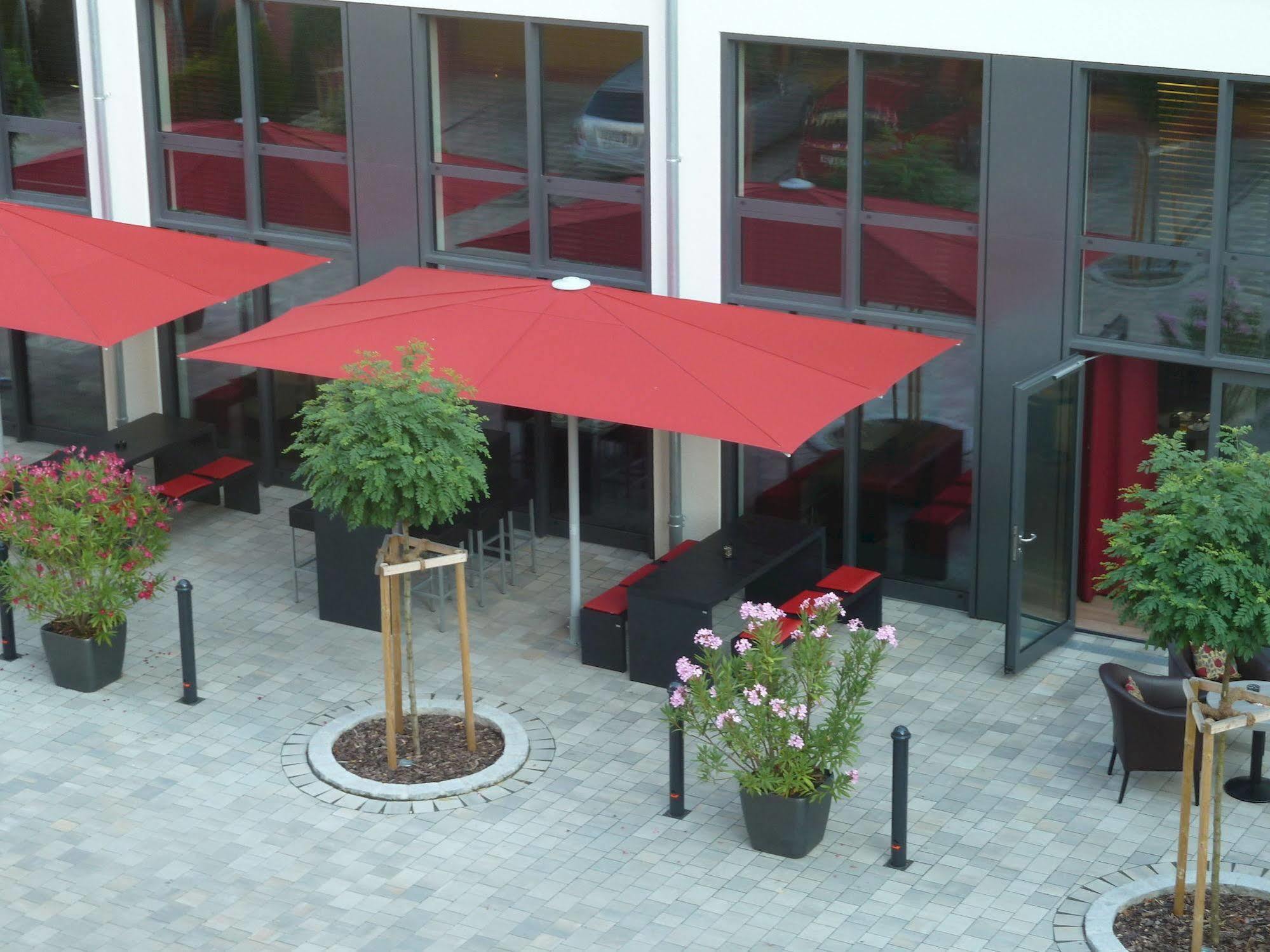 Neuendettelsau Landhotel Sonne מראה חיצוני תמונה